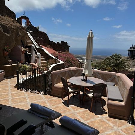 Castillo Lanzarote Villa Sophie - Luxury Villa -Sleep In A Volcanic Cave With Heated Pool Tías Eksteriør billede