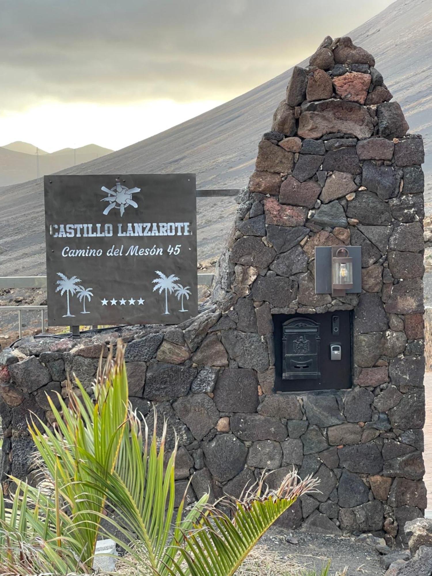 Castillo Lanzarote Villa Sophie - Luxury Villa -Sleep In A Volcanic Cave With Heated Pool Tías Eksteriør billede