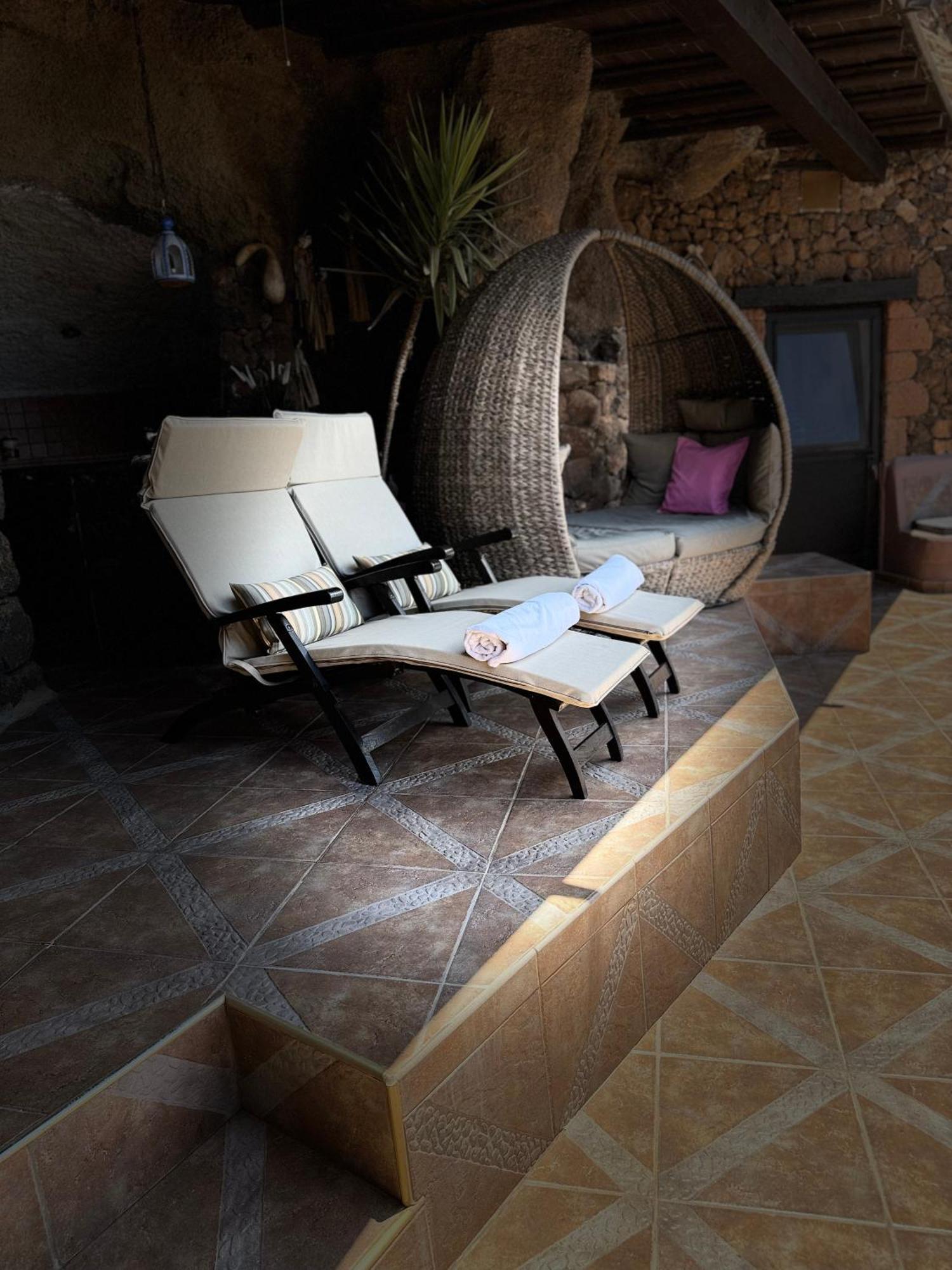 Castillo Lanzarote Villa Sophie - Luxury Villa -Sleep In A Volcanic Cave With Heated Pool Tías Eksteriør billede