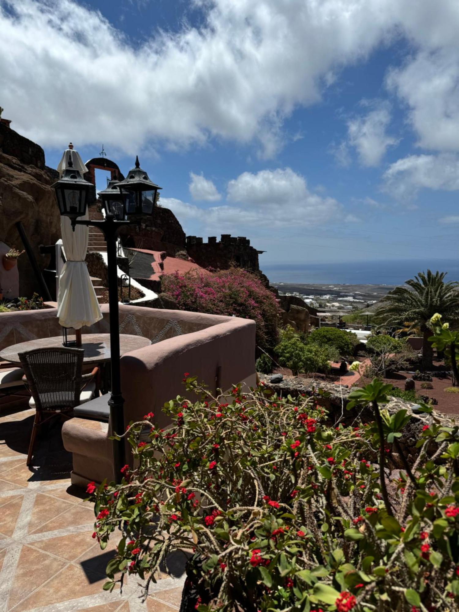 Castillo Lanzarote Villa Sophie - Luxury Villa -Sleep In A Volcanic Cave With Heated Pool Tías Eksteriør billede