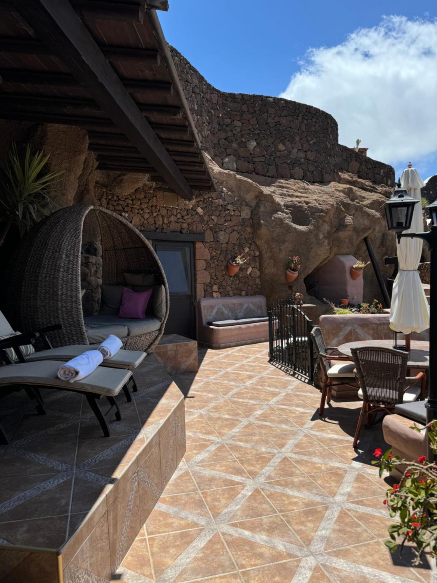 Castillo Lanzarote Villa Sophie - Luxury Villa -Sleep In A Volcanic Cave With Heated Pool Tías Eksteriør billede