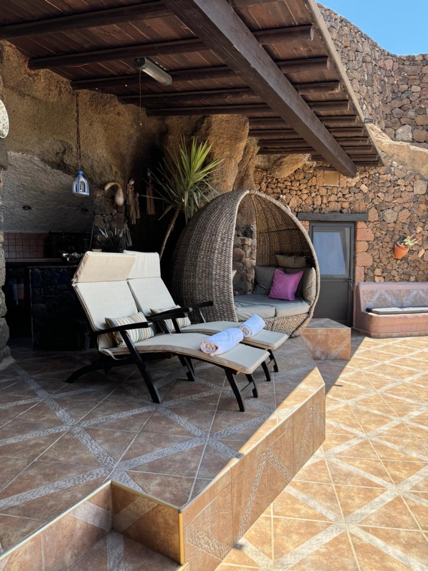 Castillo Lanzarote Villa Sophie - Luxury Villa -Sleep In A Volcanic Cave With Heated Pool Tías Eksteriør billede