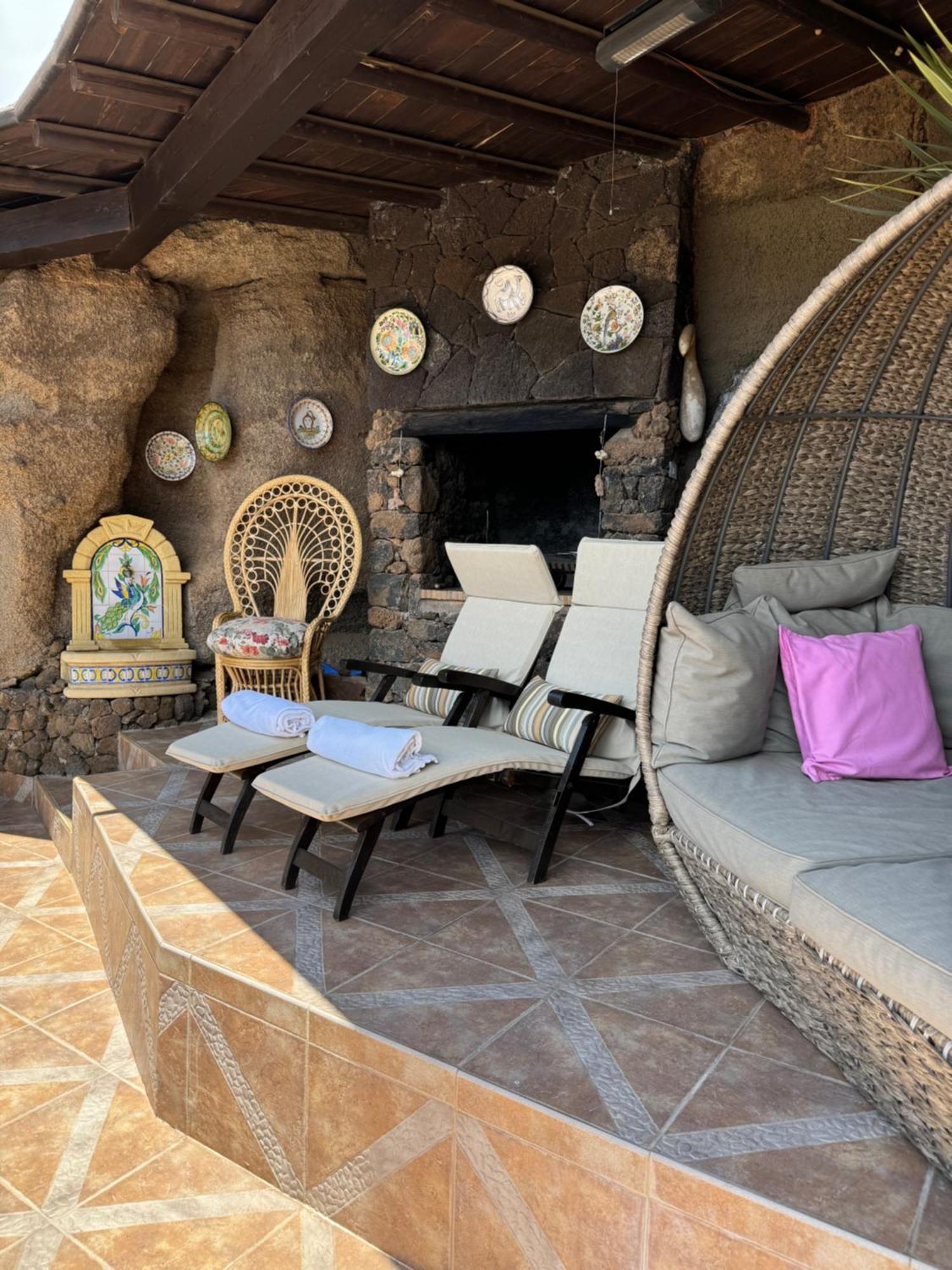 Castillo Lanzarote Villa Sophie - Luxury Villa -Sleep In A Volcanic Cave With Heated Pool Tías Eksteriør billede